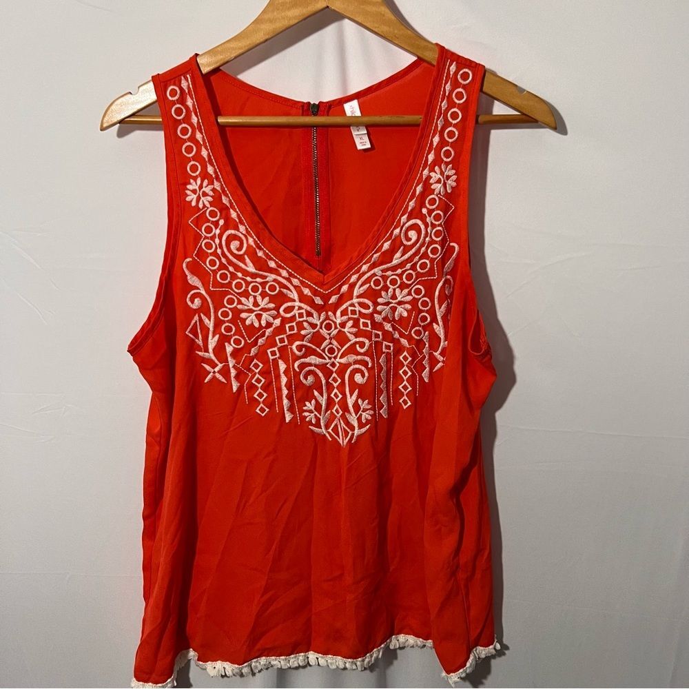 Embroidered Choral V-Neck Tank Top Size XL